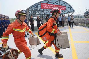 高开低走！湖人首节22中12气势如虹 此后39中11命中率仅28%